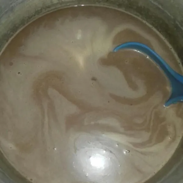 Tuang dalam panci lalu masak hingga mendidih.