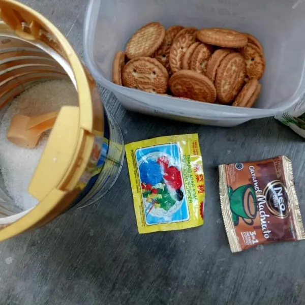 Siapkan bahan utama.