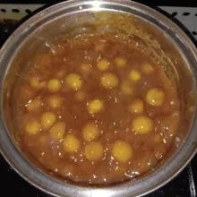 Masak jenang candil hingga mendidih dan mengental yang menandakan jenang candil telah matang dan siap disajikan dengan guyuran kuah santan.