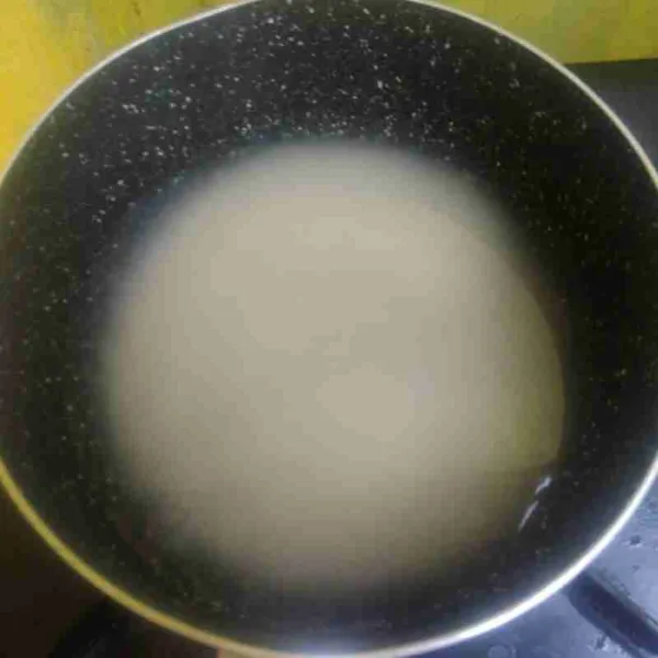 Didihkan bahan jelly pelapis, sisihkan.