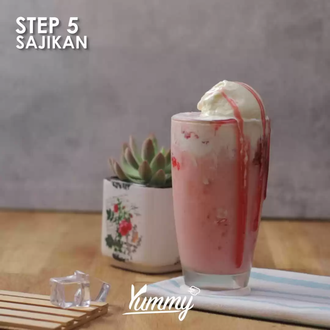 Step 5 Strawberry Cream Soda