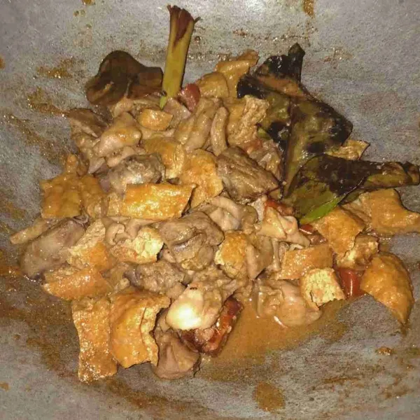 Koreksi rasa, matikan api dan siap dihidangkan.