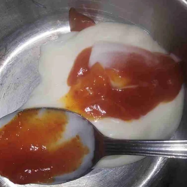 Campur adonan mayonais, aduk hingga rata.