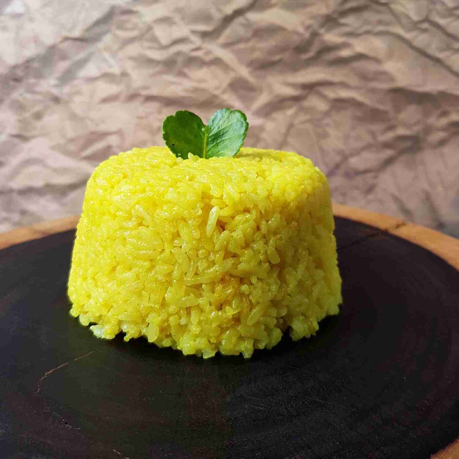 Resep Nasi Kuning Rice Cooker Sederhana Rumahan Di Yummy App