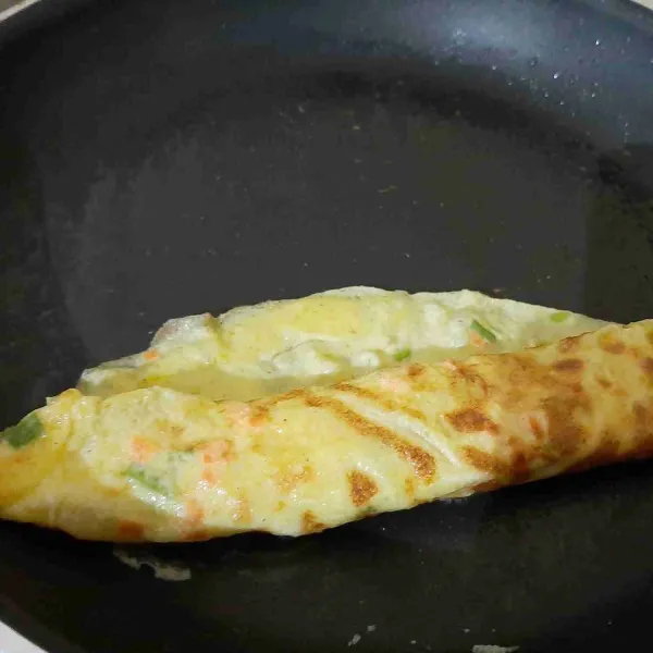 Gulung kemudian sisakan sedikit.