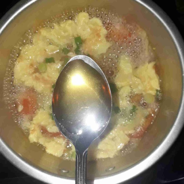 Tambahkan minyak wijen. Aduk sebentar lalu angkat dan sajikan.