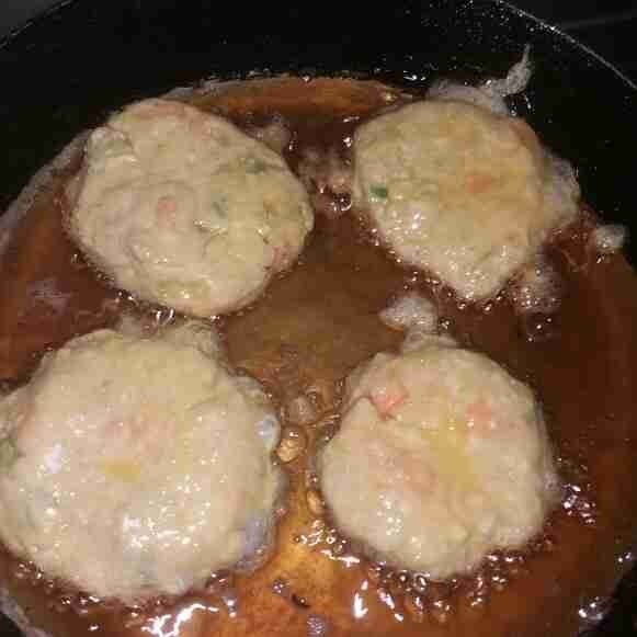 Goreng hingga matang menggunakan api sedang.