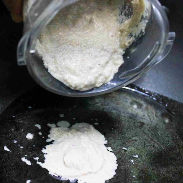 Tumis bumbu halus hingga harum dan matang.