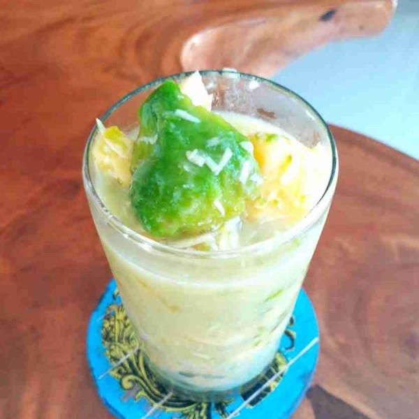 Simpan di kulkas hingga dingin, lalu sajikan.