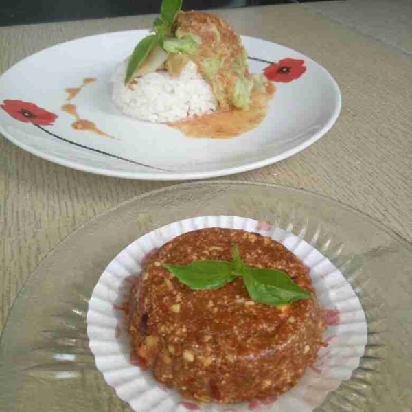 Bisa disajikan dengan bahan pelengkap tahu dan sawi.