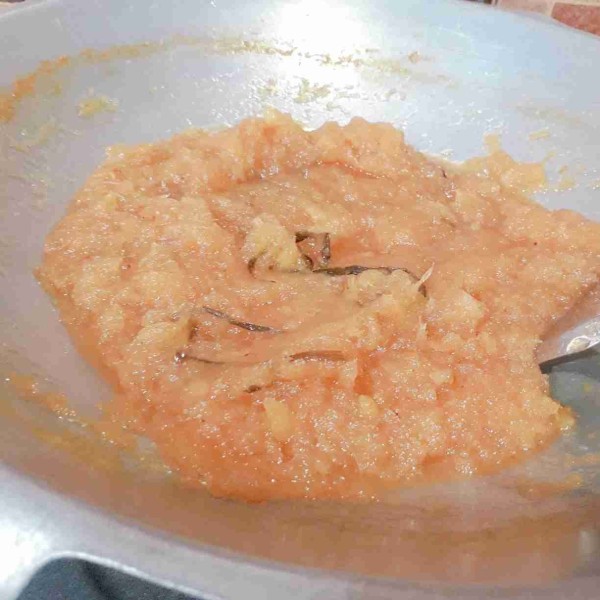 Masak hingga mengental dan selai tidak berair lagi.