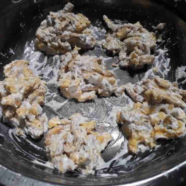 Bagi beberapa bagian menjadi seukuran satu sendok makan.