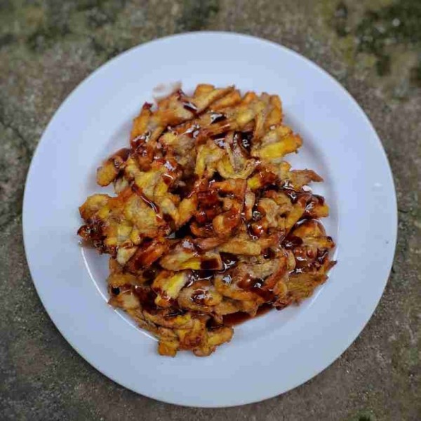 Sajikan dengan kental manis coklat diatasnya.