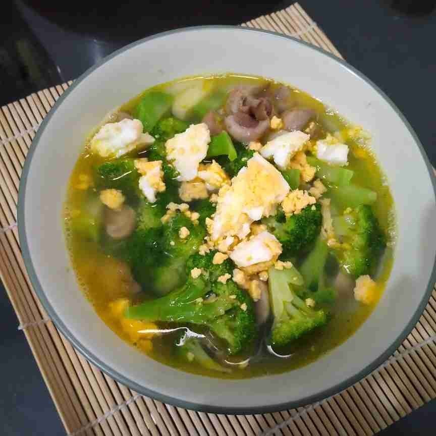 Sup Brokoli Telur Rebus