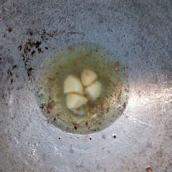 Goreng bawang putih.