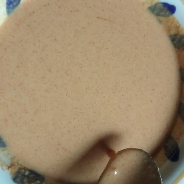 Campur semua bahan dressing salad. Aduk hingga tercampur rata