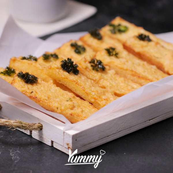 Japan Shrimp Toast siap untuk disajikan dengan bahan pelengkap sesuai selera.