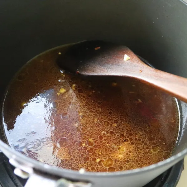 Siapkan bahan saus, Masak bahan saus dan air matang beri merica , sajikan semua bahan lalu plating