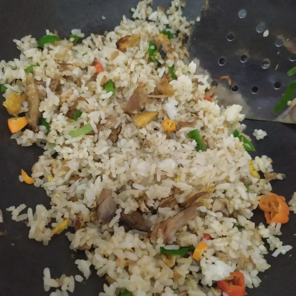 Nasi goreng siap disajikan