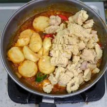 Setelah tercampur rata masukkan tofu dan telur ikan