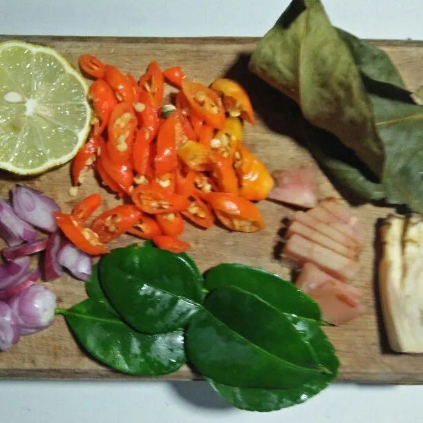 Step 2 Cumi Asin Sambal Bawang Daun Jeruk
