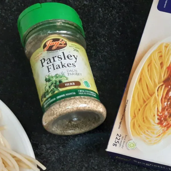 Masukan parsley kurang lebih sebanyak 1 sendok makan