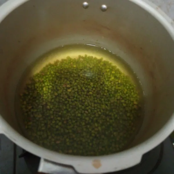 Presto kacang hijau kurang lebih selama 30 menit.
