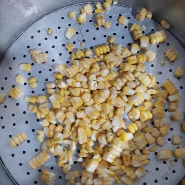 Rebus jagung selama 20 menit.
