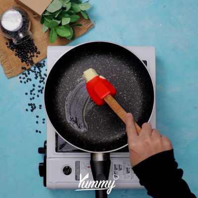 Step 2 Ram-Don (Jjapaguri with Steak)