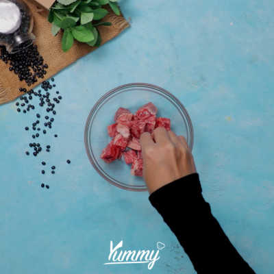 Step 1 Ram-Don (Jjapaguri with Steak)