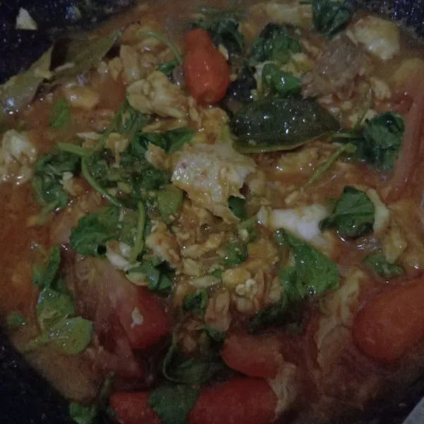 Masak hingga matang, lalu angkat dan sajikan