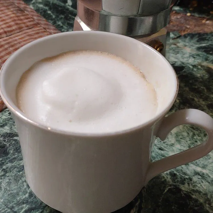 Simple cafe latte