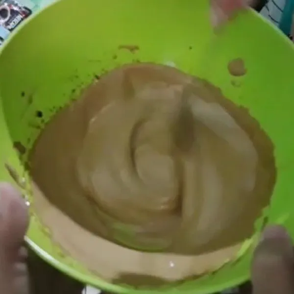 mixer hingga tekstur kopi berubah seperti cream dan berwarna coklat .