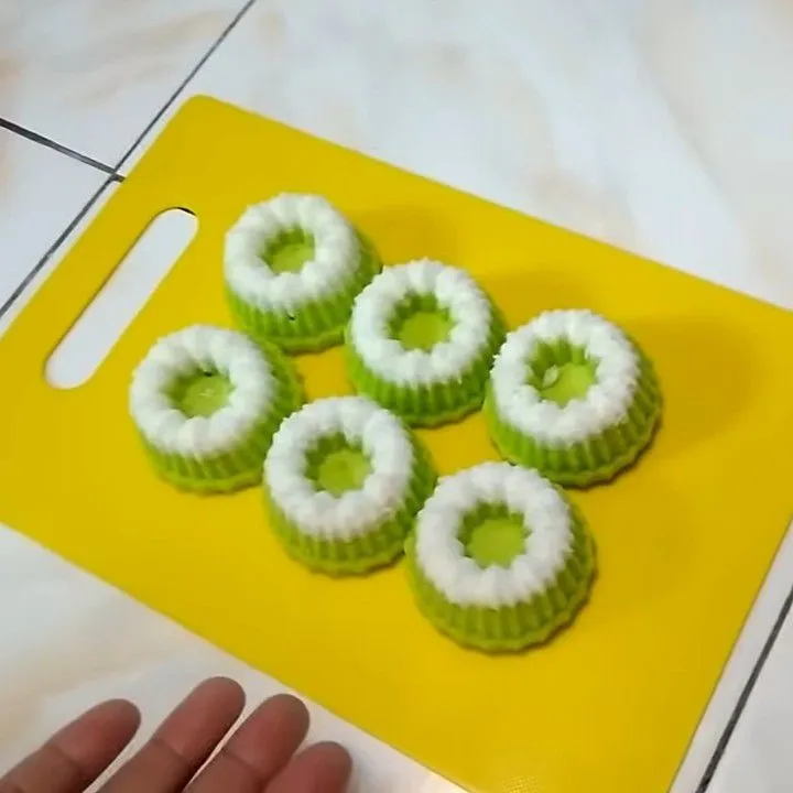 putu ayu kukus