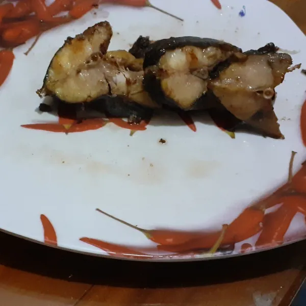 Goreng ikan patin setengah matang