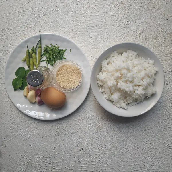 Siapkan bahan yang akan diolah.