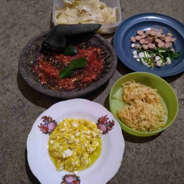 Siapkan semua bahan-bahan.