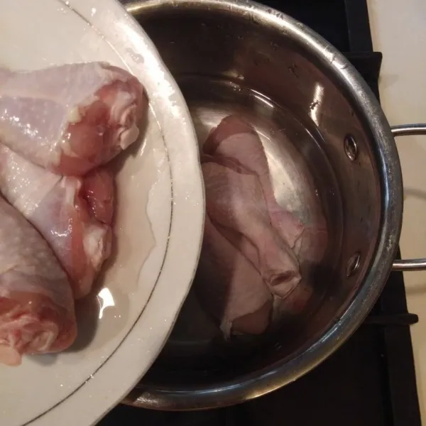 Rebus ayam hingga matang