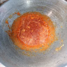 Blender bumbu sampai halus atau bisa diulek. Kemudian tumis sampai harum dan matang.