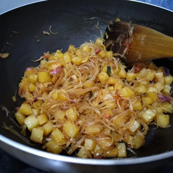 Setelah bumbu meresap dan matang, angkat dan siap disajikan