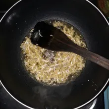 Goreng teri medan sebentar saja, angkat sisihkan