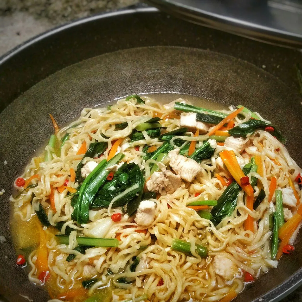 One Pot Chicken Chow Mein #JagoMasakMinggu5