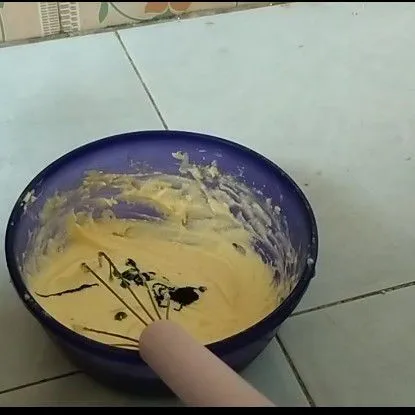 Step 2 Kue Kering Ulat Bulu