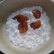 Lalu gulingkan ketepung maizena