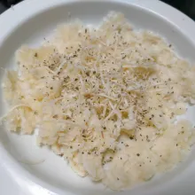 Beri garam, gula, kaldu jamur, keju parut, dan oregano flakes. Aduk sampai benar-benar tercampur rata. Bentuk sesuai selera