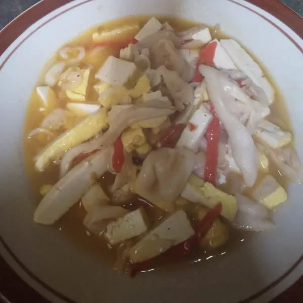 Makanan siap disajikan.