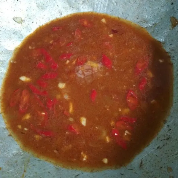 Tambahkan bumbu gulai dan air
