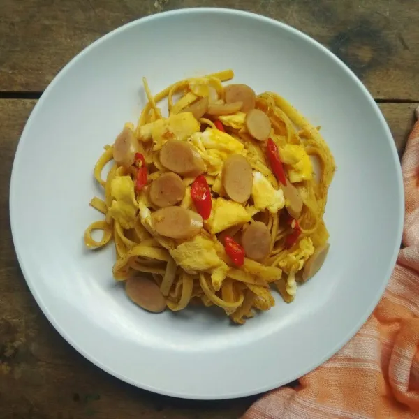 Sajikan selagi hangat dengan topping