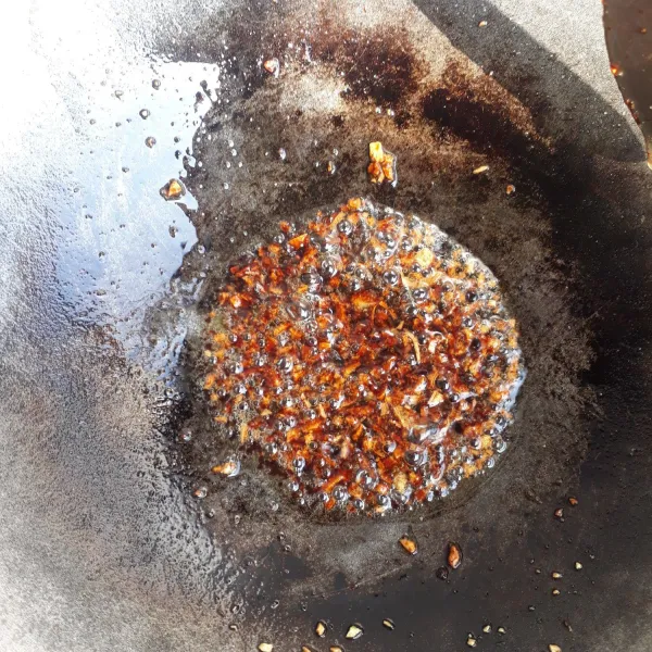 Campur semua bahan saus lalu koreksi rasa