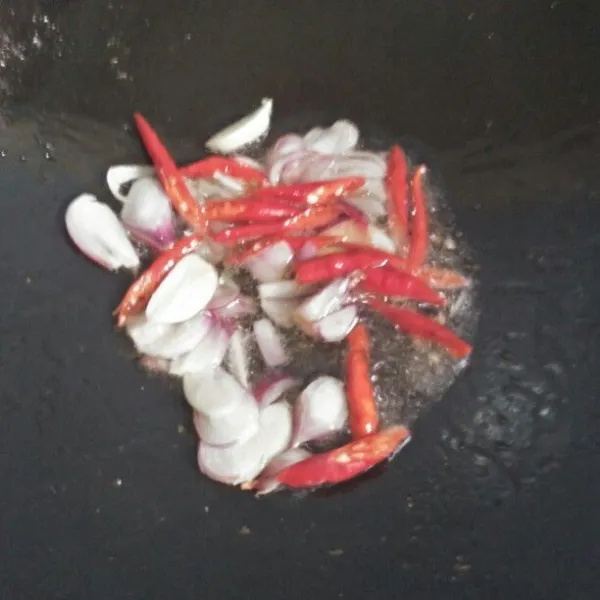 Tumis bawang dan cabai